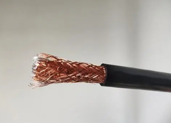 工廠電氣維護(hù)的同行對(duì)于電纜的選擇都是繞不開(kāi)的話題.jpg 工廠電氣維護(hù)的同行對(duì)于電纜的選擇都是繞不開(kāi)的話題.jpg